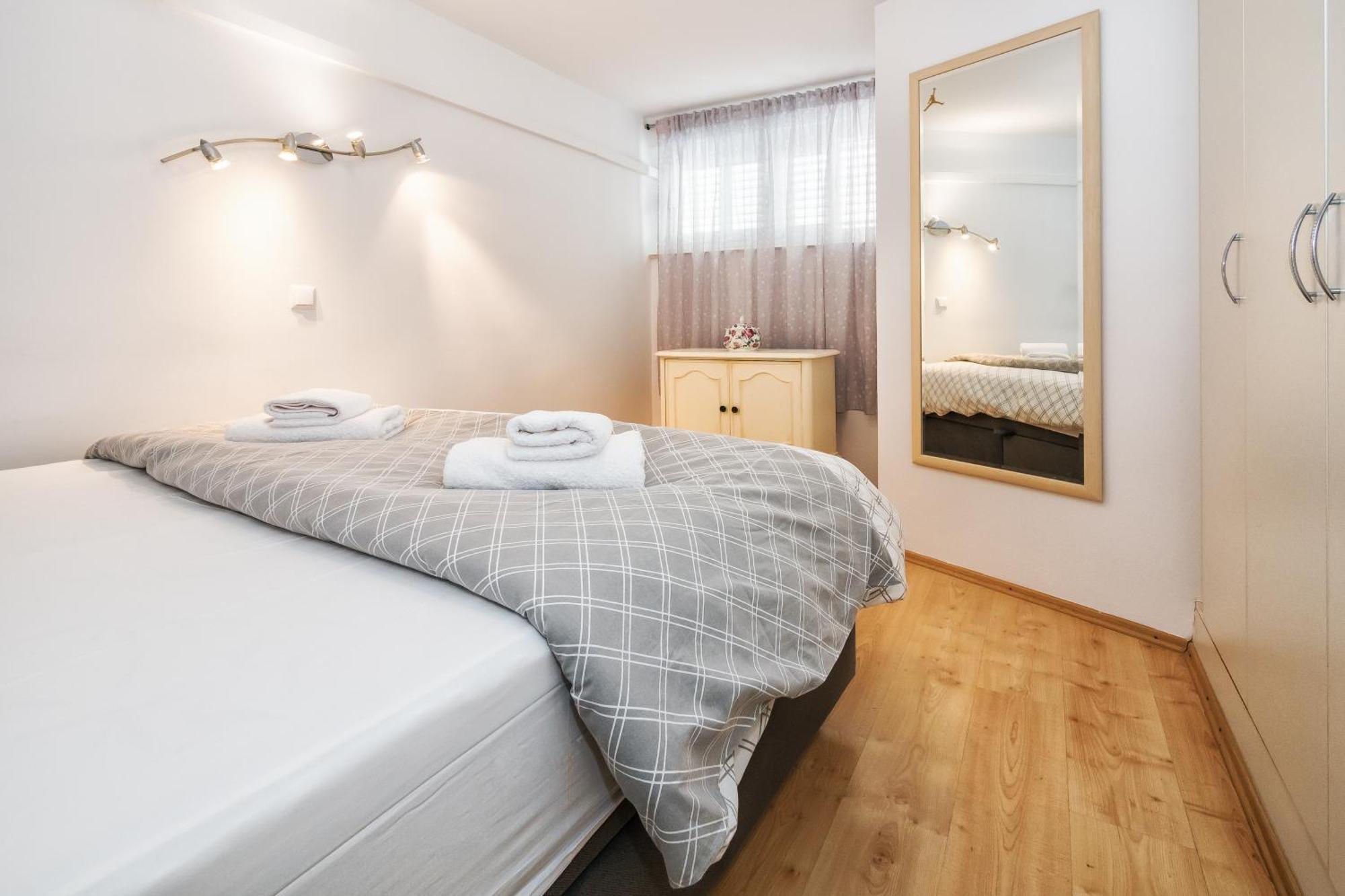 Relaxing 2Bd Apartment, Ground Floor - Walk To Old Town Spalato Esterno foto